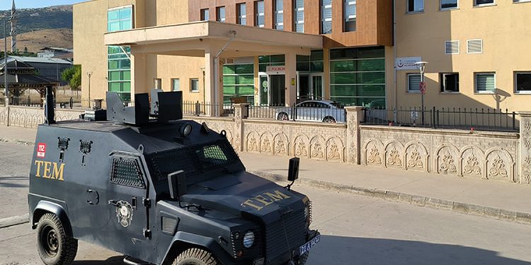 15 yaşındaki çocuk kendisine ve annesine şiddet uygulayan babasını öldürdü