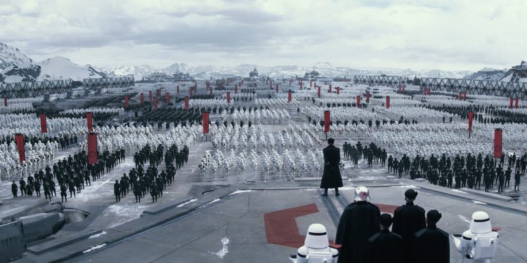 Star Wars, Fan Club ve Siyaset: Demokrasiler Nasıl Geriler?