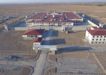 ‘Cezaevi müdürü tutukluları tehdit etti’