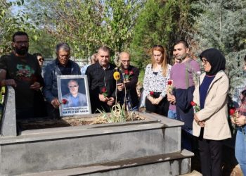 Özgür Basın’ın ‘mamostesi’ mezarı başında anıldı