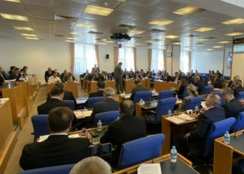 Bütçe görüşmeleri: Sarayın penceresinden halk görünmez