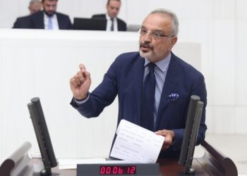 Sakık: O şahıs bir an önce o kürsüyü terk etmelidir