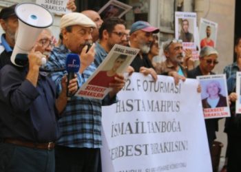 Hasta tutuklu Tanboğa mama ile besleniyor