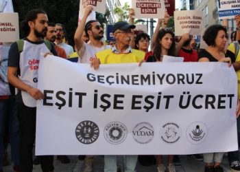 Akademisyenlerden vakıf üniversitelerine ‘kanunlara uyun’ çağrısı