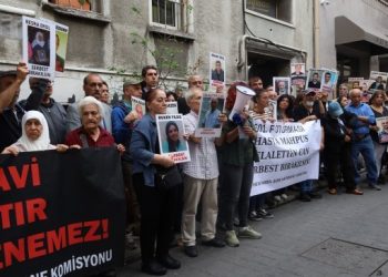 Celalettin Can tedavi edilmezse görme yetisini kaybedecek