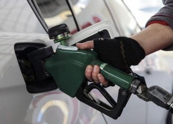 Benzine 2 lira 10 kuruşluk indirim