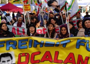 Avrupa’da 9 Ekim komplosu protesto edildi