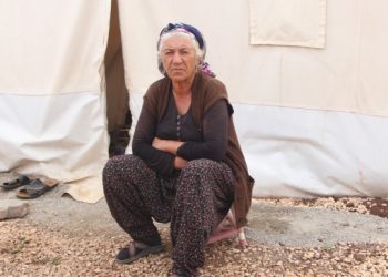Depremzede aile 3 mevsimdir çadırda yaşıyor