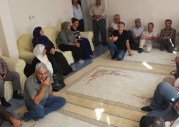 30 yıl sonra tahliye olan Çalışır’a kitlesel ziyaret