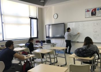 Özel okullarda öğretmenler düşük ücretlerden işverenler maliyetlerden şikayetçi