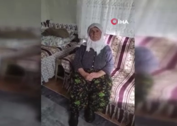 85 yaşındaki Nazmiye Teyze kendi yazdığı şiirle Cumhuriyet'in 100. yılını kutladı