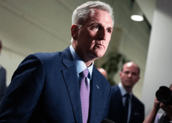 ABD'de Cumhuriyetçiler Cumhuriyetçiye karşı: 110 yıldır ilk defa Meclis Başkanı indirildi: McCarthy görevden alındı