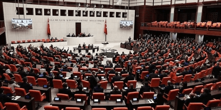 AKP ve MHP'nin oylarıyla 85 milyonun 'ekonomisini' ilgilendiren önerge reddedildi
