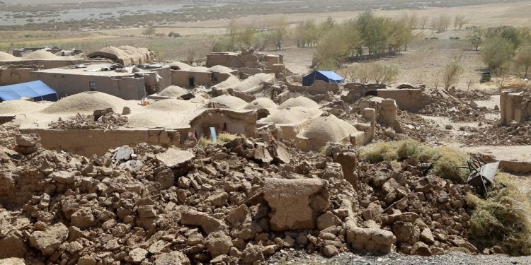 Afganistan'da deprem felaketi: 2 binden fazla kişi öldü