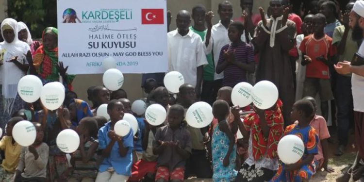 Afrika’da su kuyusu için bağış toplayan Kardeş Eli ve Şefkateli derneği işyeri, arsa ve otomobil almış!