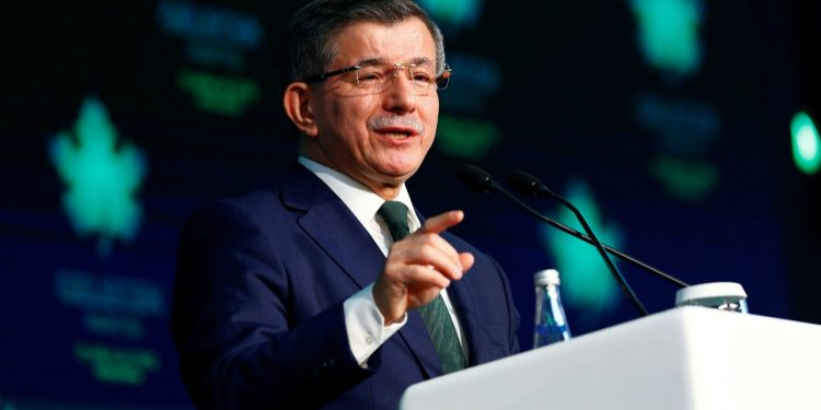 Ahmet Davutoğlu: Erdoğan randevu talebime dönmedi, arkadaşlarım dünden beri ulaşmaya çalışıyor