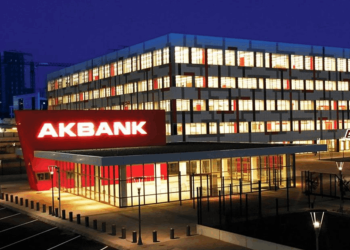 Akbank'ta yönetim değişti: Özgür Demirtaş istifa etti