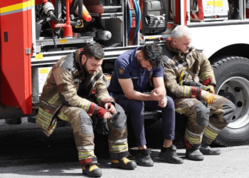 Ankara’da yangın: Bir itfaiye eri öldü, biri entübe