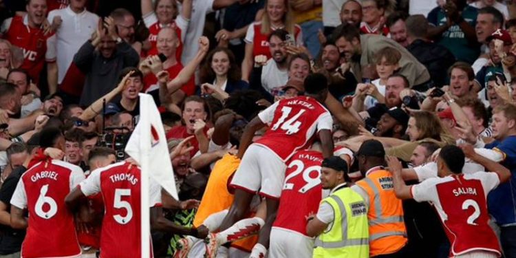 Arsenal, Manchester City’yi ligde 8 yıl sonra yendi