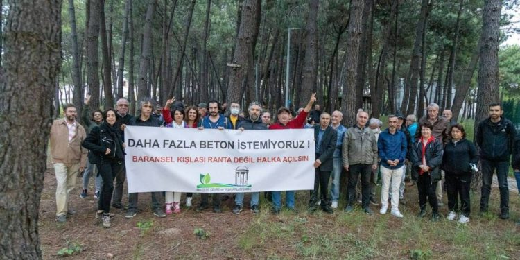 Askeri alanın yapılaşmaya açılmasına karşı eylem