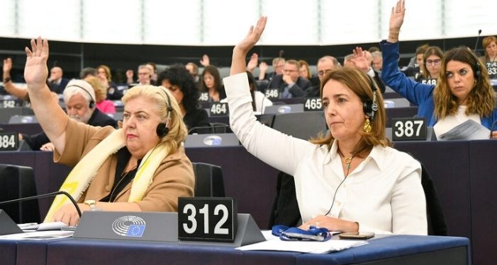 Avrupa Parlamentosu’ndan Hamas’a kınama, insani yardım için çatışmalara ara verilmesi çağrısı