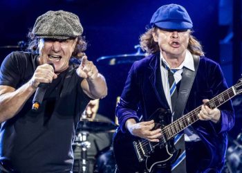 Avustralyalı rockçı Dave Evans'ın İstanbul konseri, 'AC/DC geliyor' diye lanse edildi