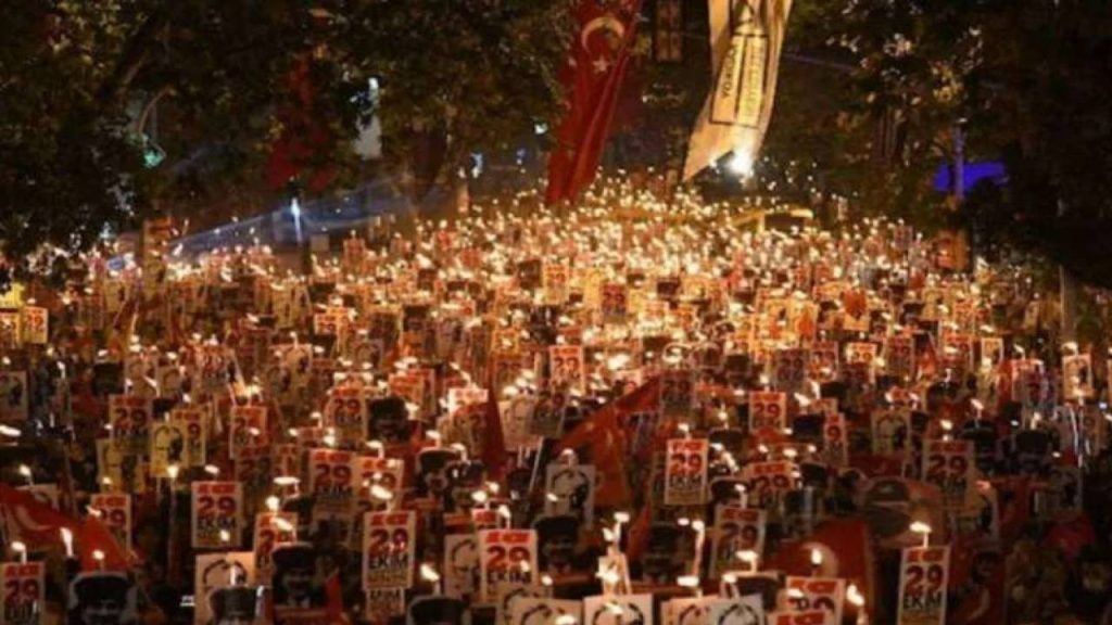 Bağdat Caddesi kırmızıya büründü