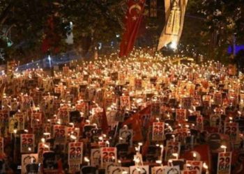 Bağdat Caddesi kırmızıya büründü