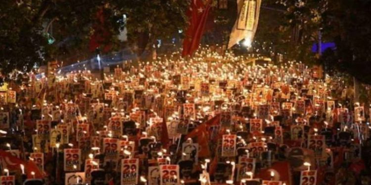 Bağdat Caddesi kırmızıya büründü