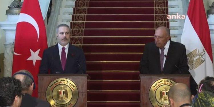 Bakan Fidan, Kahire'de konuştu: 30 Türk vatandaşının tahliyesini sağladık