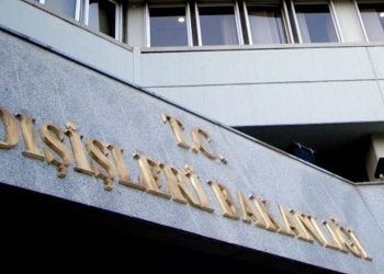 Bazı büyükelçilikler bayraklarını yarıya indirmedi: Dışişleri Bakanlığı'ndan 'Milli yas' notası