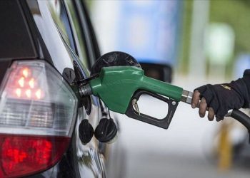 Benzin iniyor, motorin uçuyor