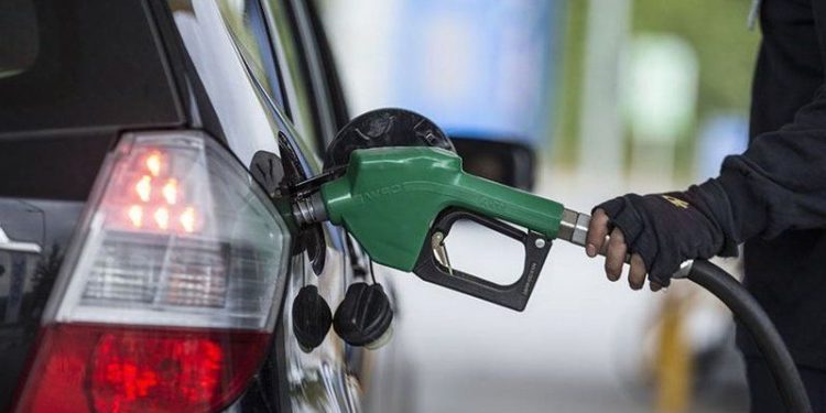 Benzin iniyor, motorin uçuyor