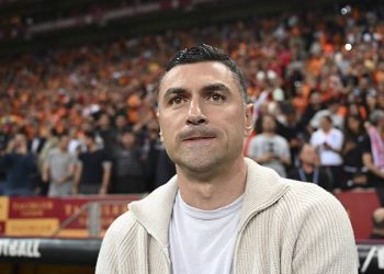 Beşiktaş'ta kaos var hadi biz de vuralım; bu yakışmıyor!