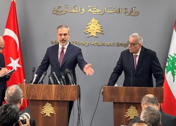 Beyrut'ta yerleşimcileri eleştiren Fidan'dan İsrail'e: Bunun adı hırsızlıktır