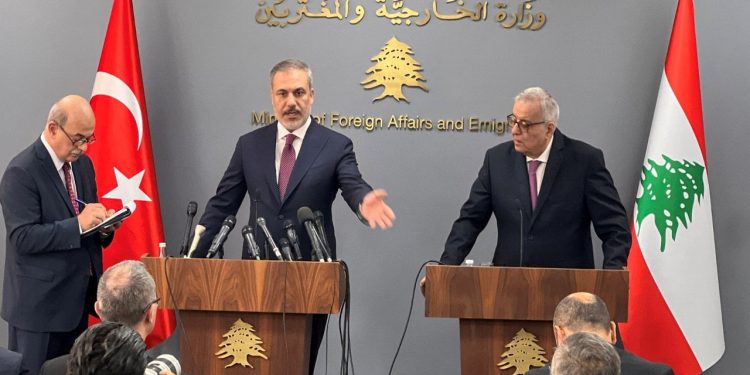 Beyrut'ta yerleşimcileri eleştiren Fidan'dan İsrail'e: Bunun adı hırsızlıktır