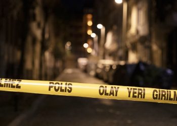 Büyükçekmece'de ihbara giden polislere ateş açıldı: 1 polis şehit oldu!