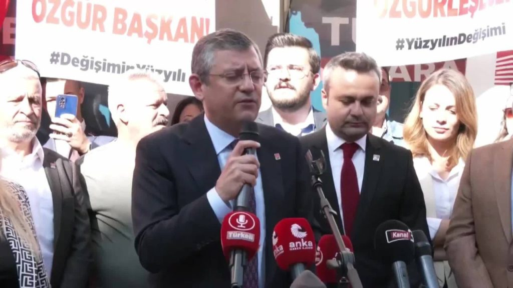 CHP Genel Başkan Adayı Özgür Özel'den çağrı: 'Bu partinin önünü açın'