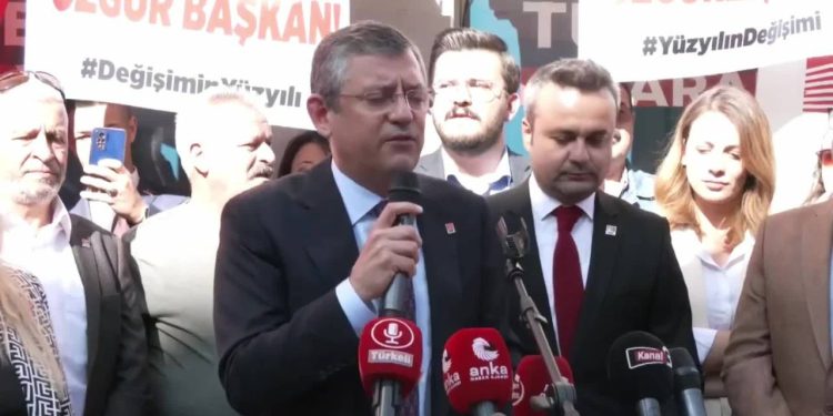 CHP Genel Başkan Adayı Özgür Özel'den çağrı: 'Bu partinin önünü açın'