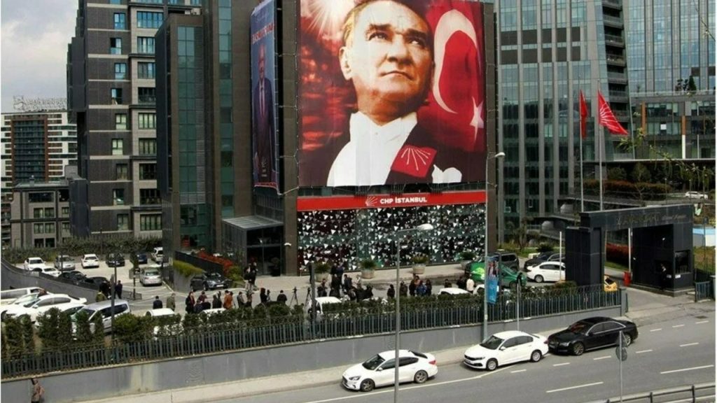 CHP’de tarihi seçim: Canpolat mı Çelik mi? İstanbul Kongresi öncesi hangi aday önde?