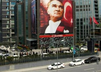 CHP’de tarihi seçim: Canpolat mı Çelik mi? İstanbul Kongresi öncesi hangi aday önde?