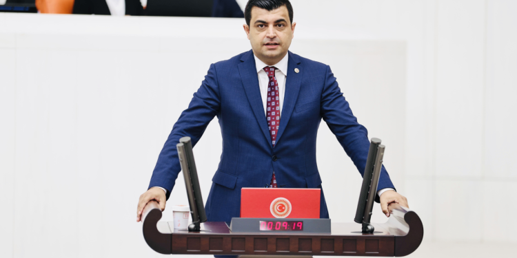 CHP'li Deniz Demir'den iktidara 'genç intiharlar' eleştirisi: AKP'nin vadettiği tek şey kocaman bir karanlık