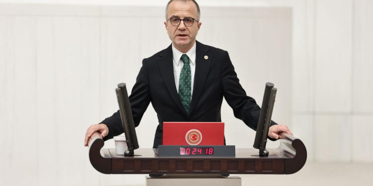 CHP'li vekil Konuralp'ten Ali Yerlikaya'ya  'Cumartesi Anneleri' sorusu: AYM kararına rağmen gözaltların gerekçesi nedir?