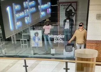 'Cansız manken' taklidiyle hırsızlık yapan şüpheli yakalandı