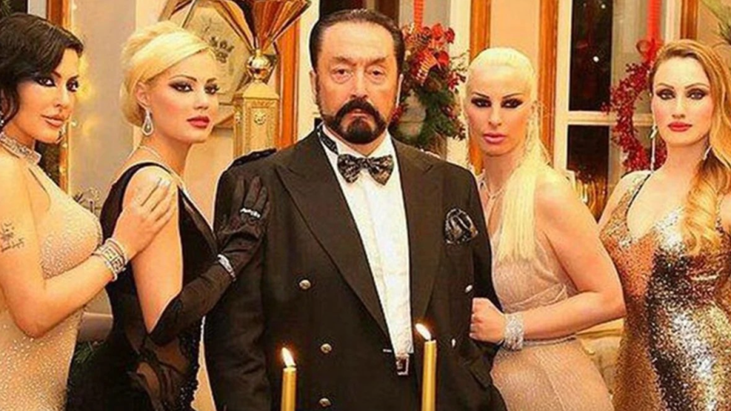 Ceylan Özgül yanıtladı: Adnan Oktar'ın karşısında neden dans ediyorlardı?