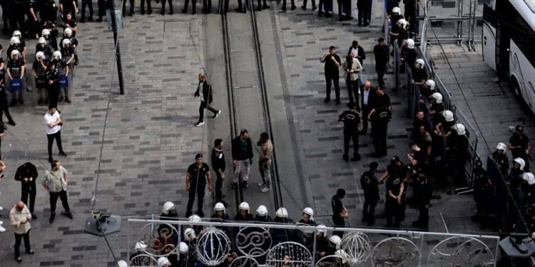 Cumartesi Anneleri AYM’nin kararına rağmen yine gözaltına alındı