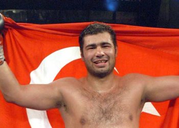 Cumhuriyet tarihinin en büyük boksörlerinden "Boğazın Boğası" Sinan Şamil Sam