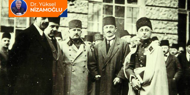 Cumhuriyetin ilanı ve yol arkadaşlığının sonu