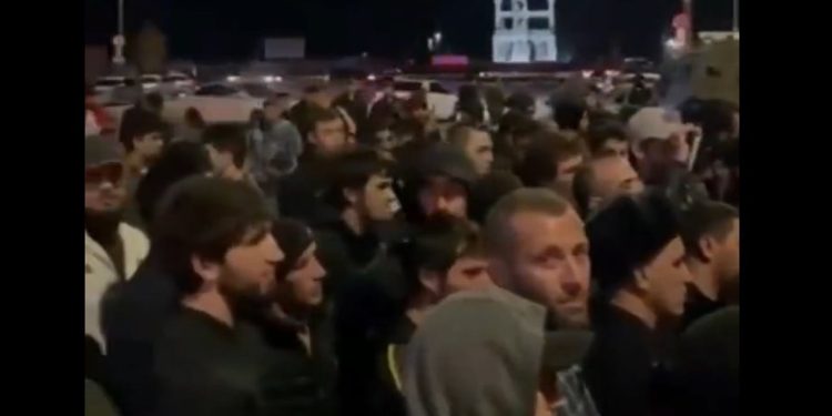 Dağıstan'da ırkçı saldırı girişimi: Havalimanı basıp 'Yahudi aradılar'