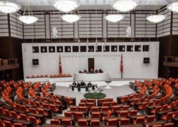 Deprem önergesi görüşüldü: AKP sıralarında 10 vekil vardı